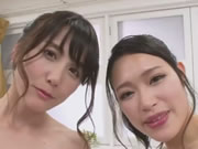 雙飛美女共伴的泡泡浴洗完真是神清氣爽